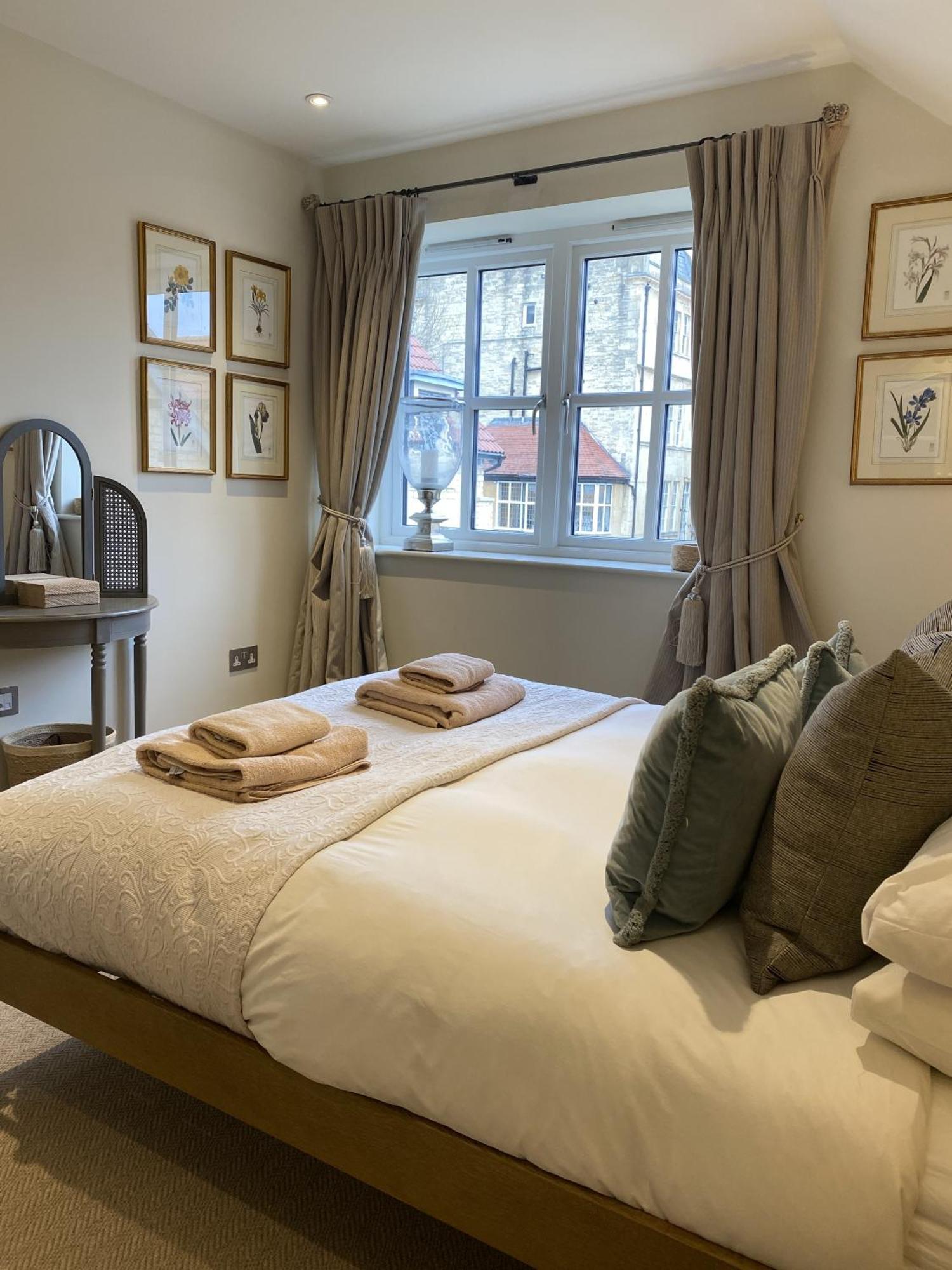 Apartamento Walcot Yard With Parking, Bath Keys Exterior foto